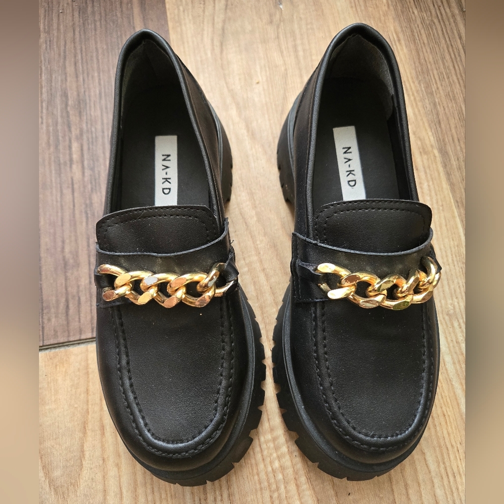 NA-KD Black Loafers with Gold Chain